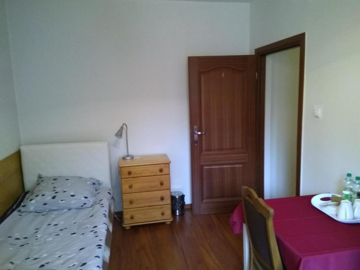 Dom Zielna 61 Kwatera prywatna *